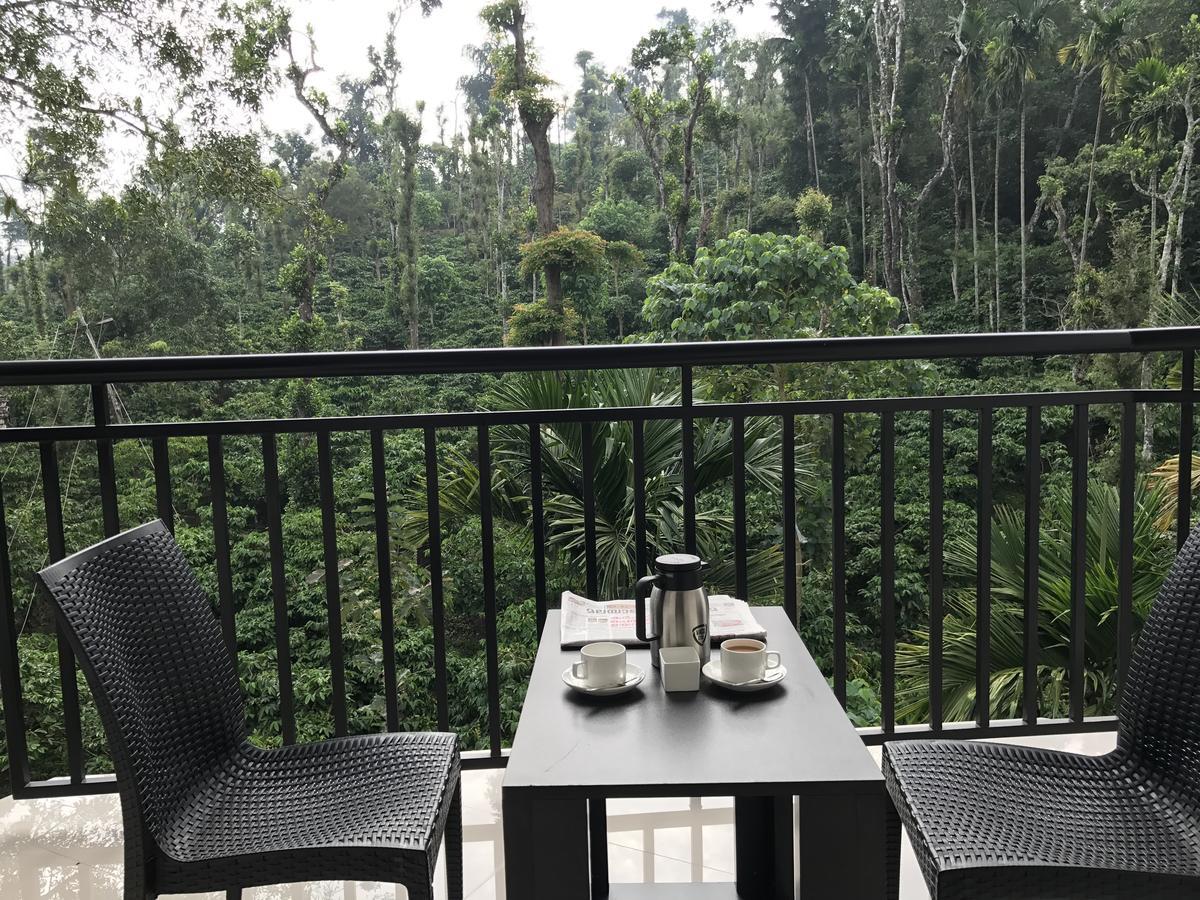 Highland Bristo Hotel Kalpatta Zewnętrze zdjęcie